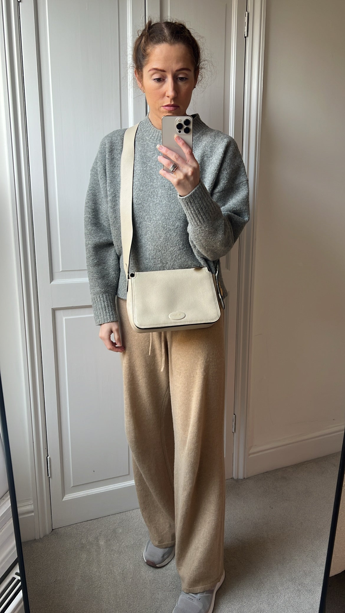 Mulberry Billie in Chalk Small Classic Grain (RRP £895)