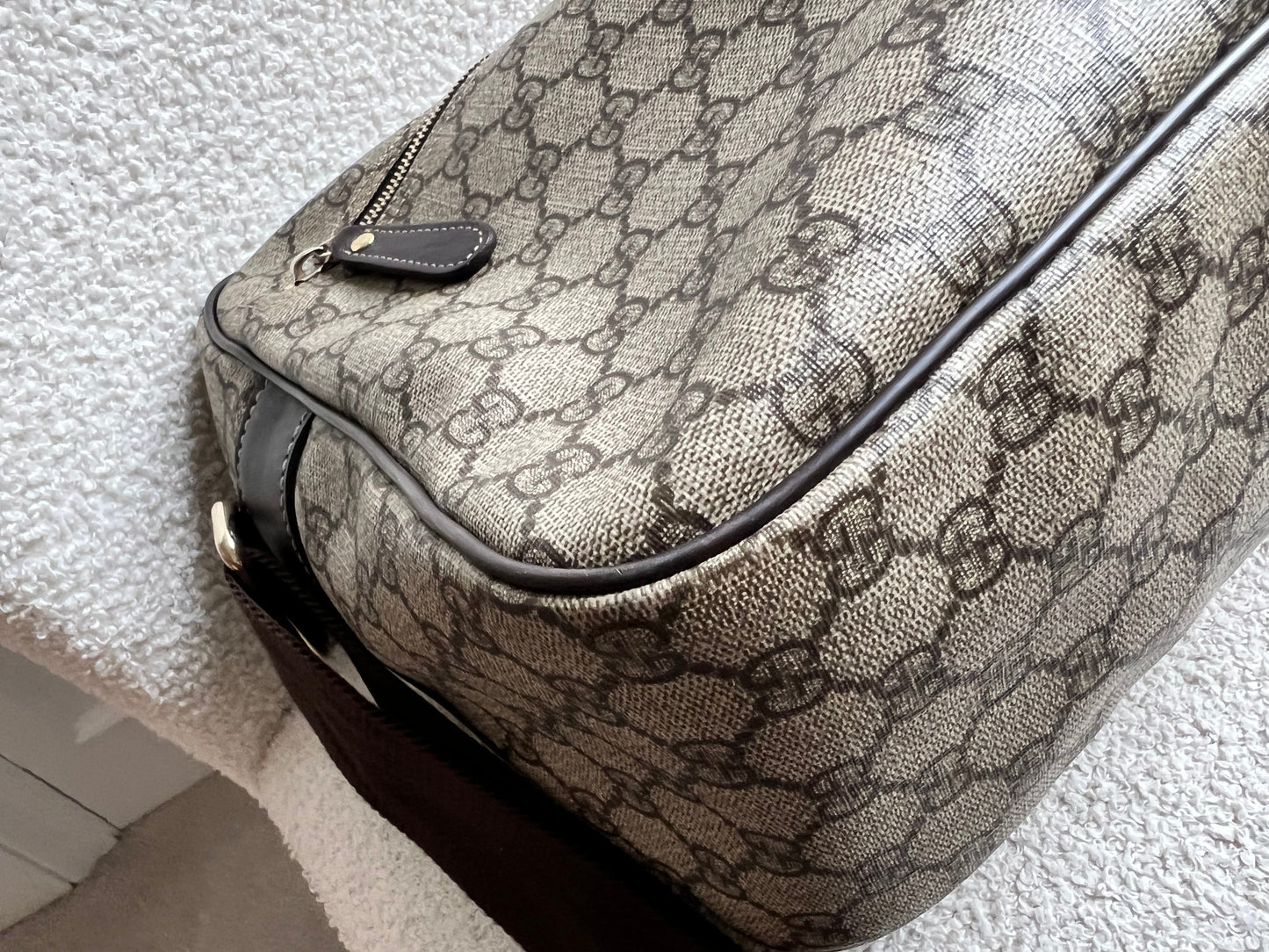 Gucci GG Supreme Canvas Shoulder Bag