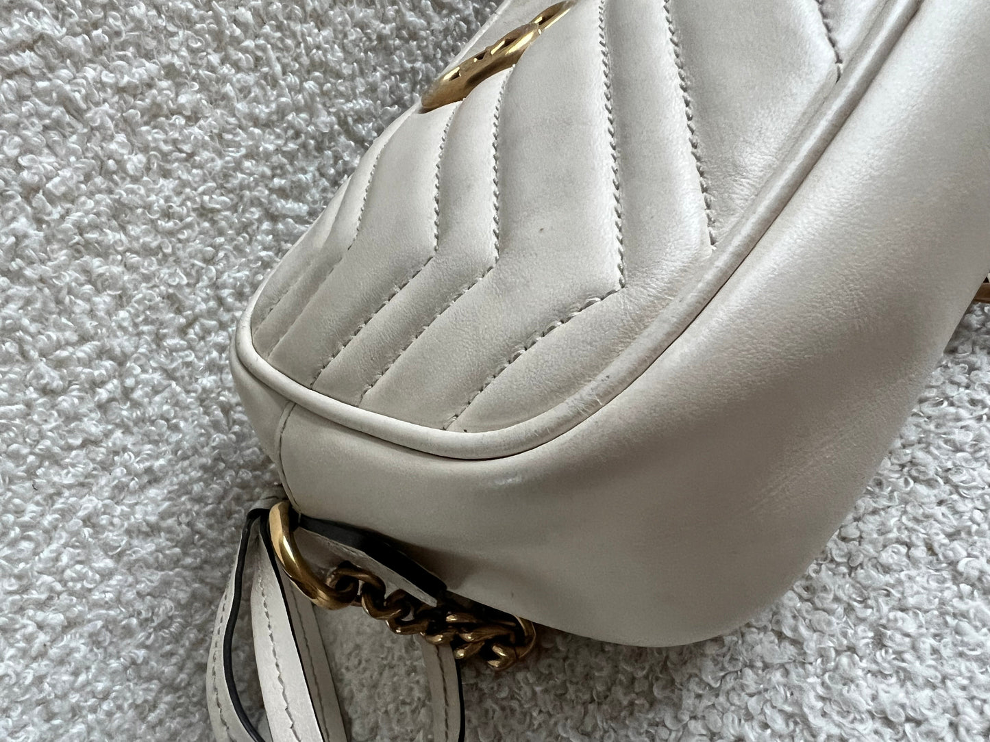 Gucci GG White Marmont Mini Shoulder Bag (RRP £1,360)