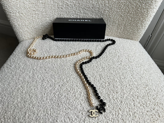 Chanel CC Black and White Beaded Long Lariat Necklace