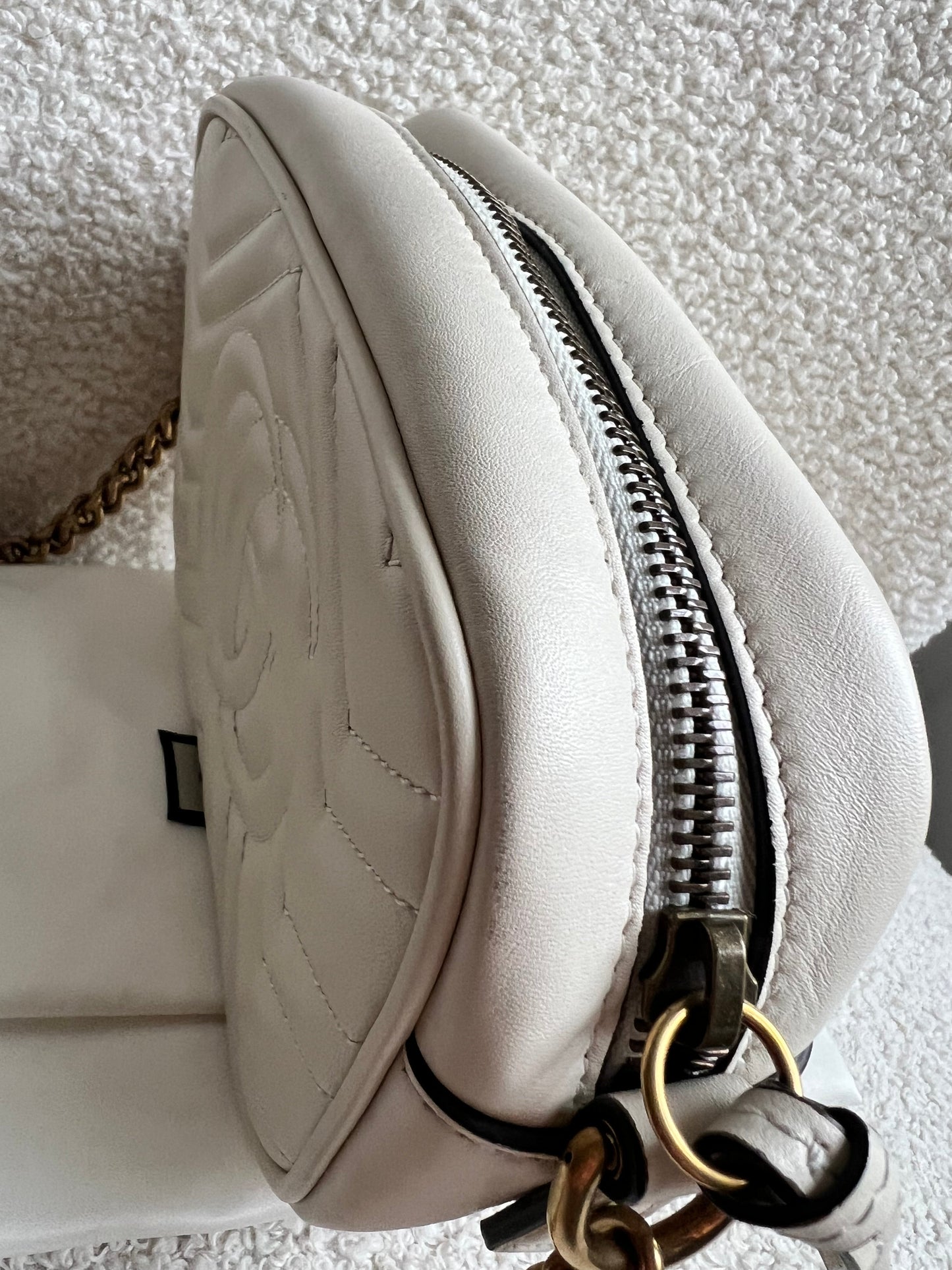 Gucci GG White Marmont Mini Shoulder Bag (RRP £1,360)