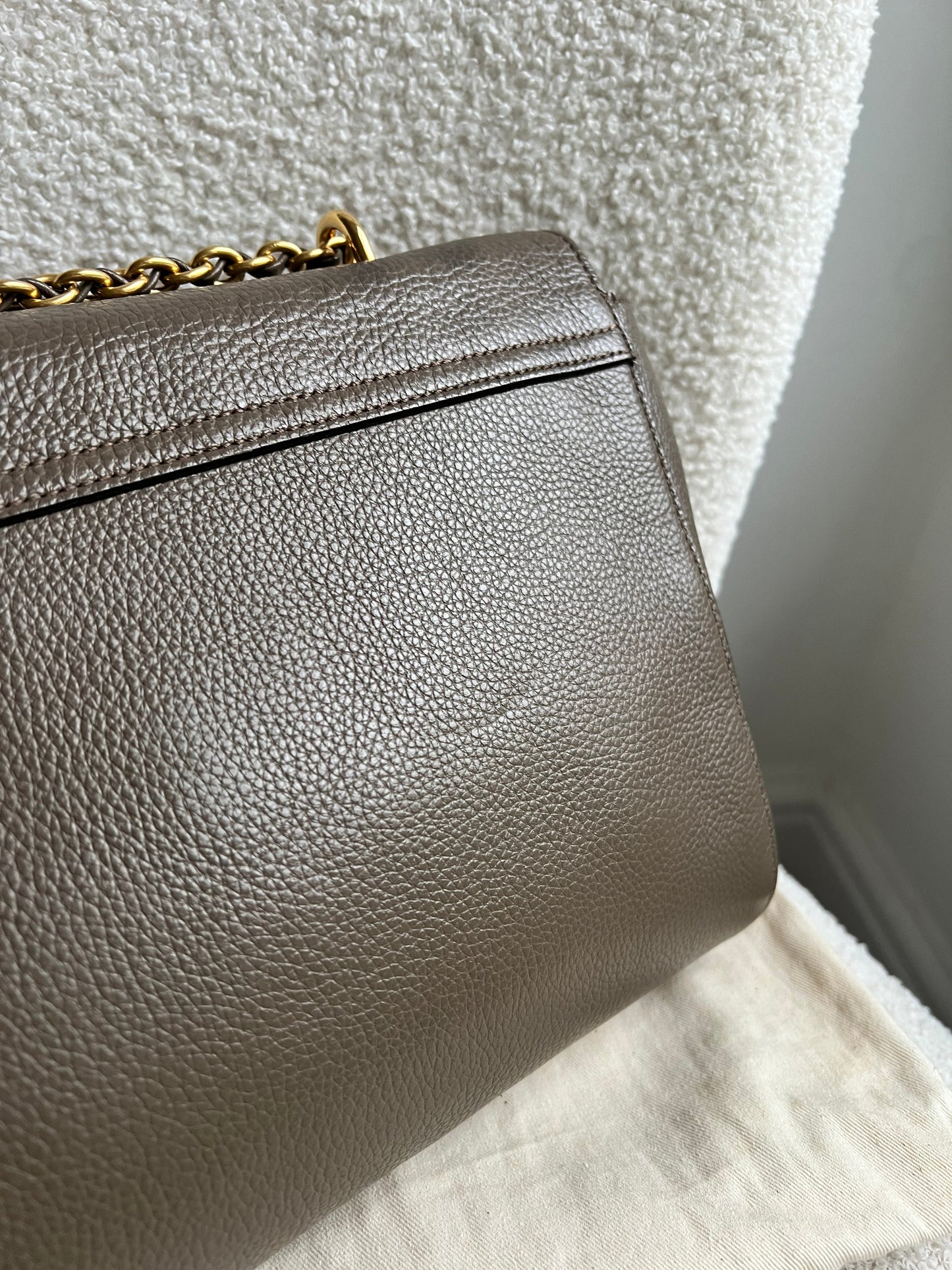 Mulberry Clay Medium Lily with Gold Hardware (RRP £1095)