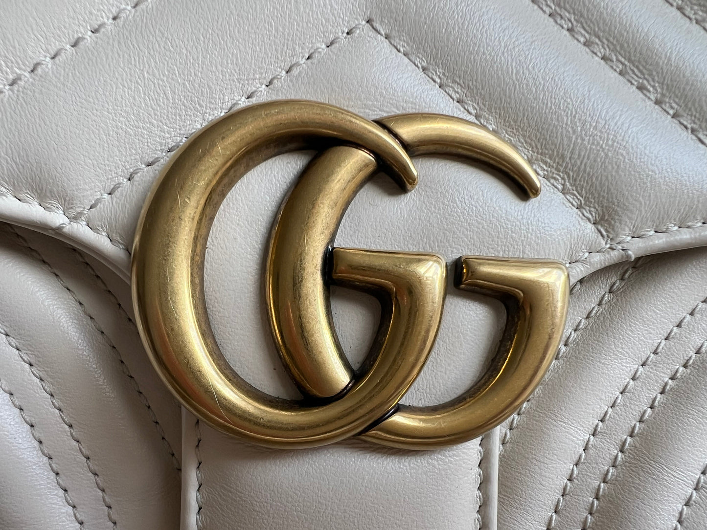 Gucci GG White Marmont Small Shoulder Bag (RRP £1890)