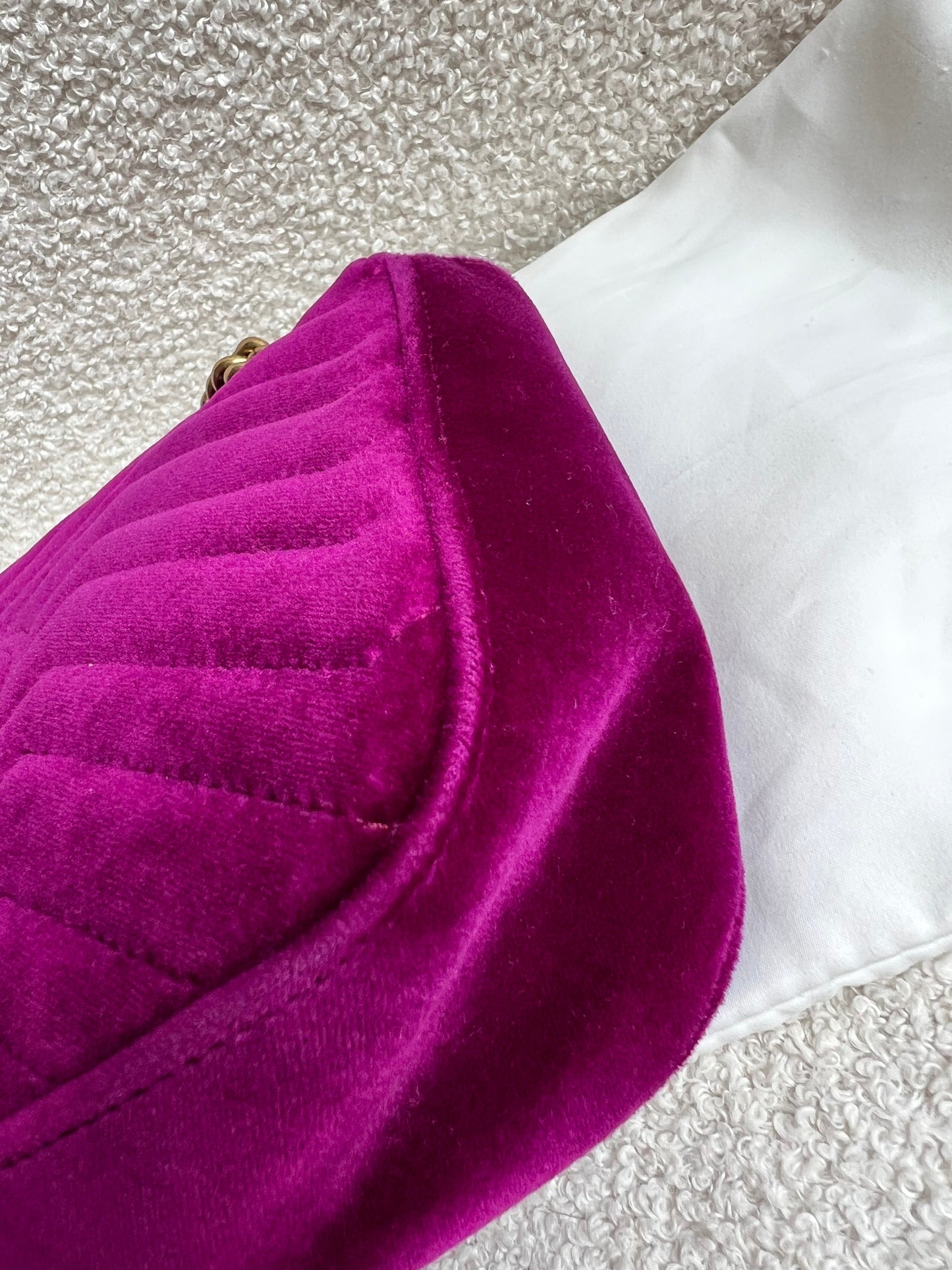Gucci GG Fuchsia Velvet Marmont Small Shoulder Bag (RRP £1490)