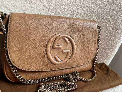 Gucci Beige Soho Chain Crossbody Flap Bag