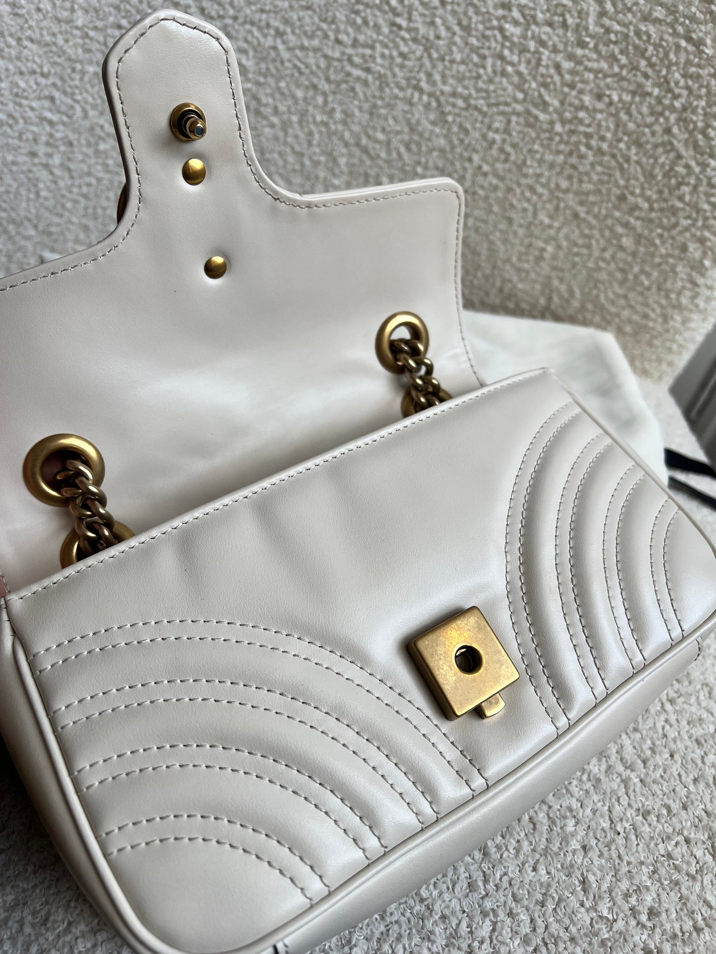 Gucci GG White Marmont Mini Shoulder Bag (RRP £1,890)
