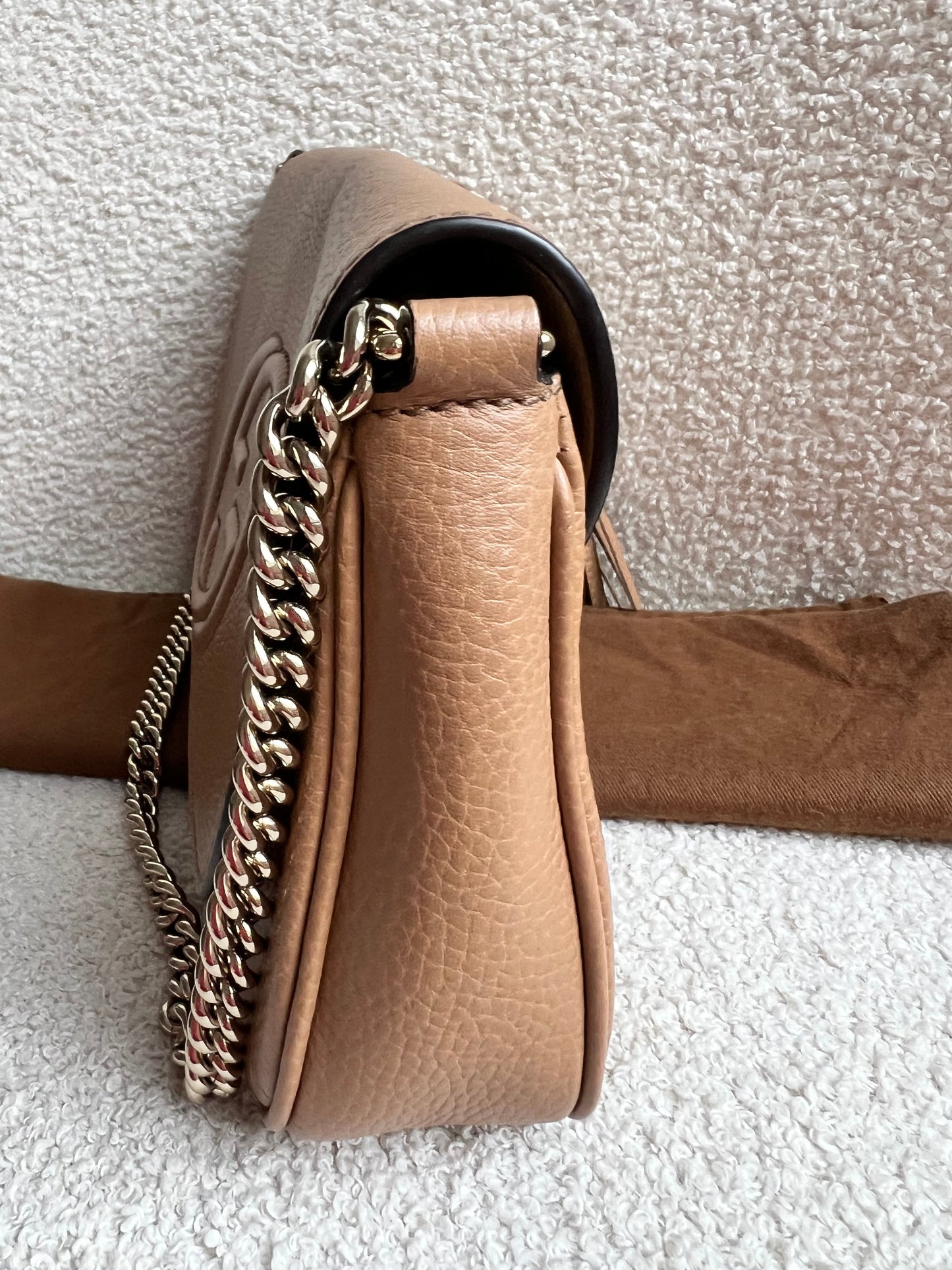 Gucci Beige Soho Chain Crossbody Flap Bag