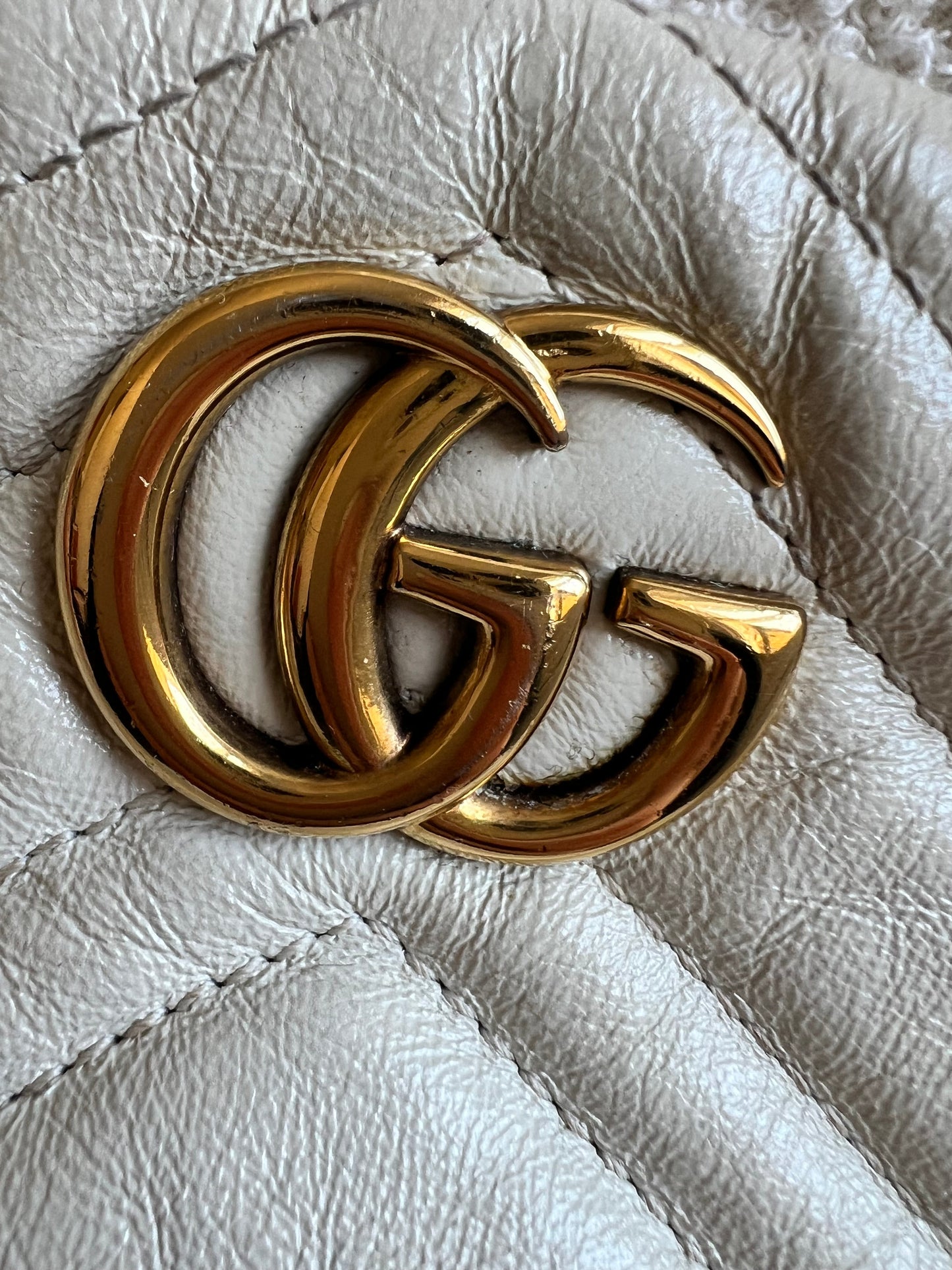 Gucci GG Round White Marmont Small Shoulder Bag (RRP £1,090)