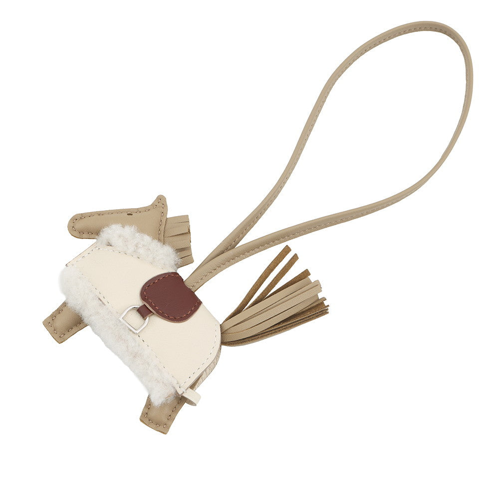 HERMES Rodeo Loveo Plush Beige Marfa/Terre/Craie Lambskin Mouton Size PM