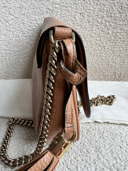 Gucci Beige Soho Chain Crossbody Flap Bag