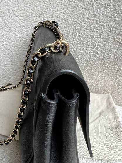 Mulberry Black Medium Lily with Gold Hardware (RRP £1195)