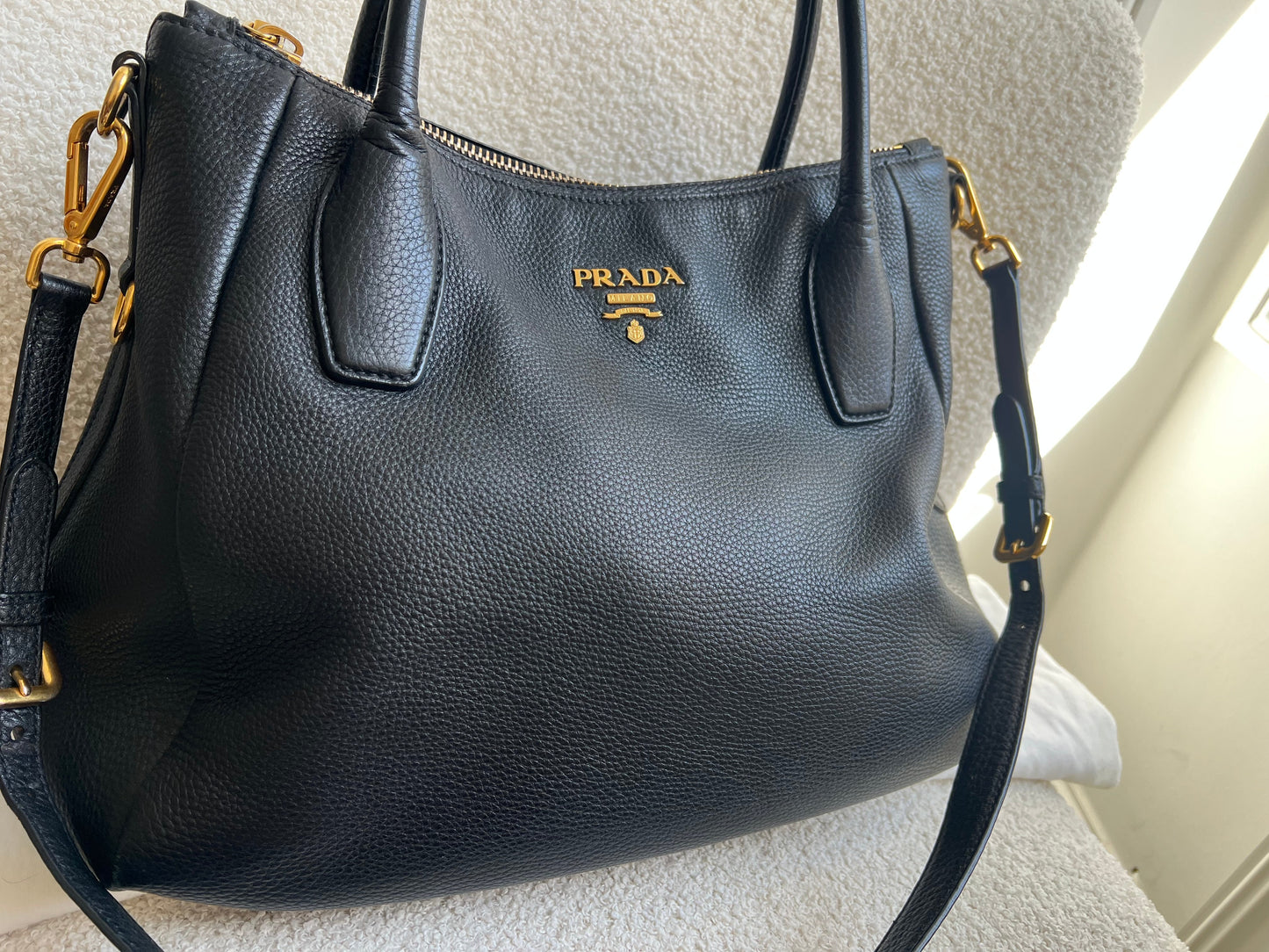 Prada Black Vitello Daino Leather Sacca 2 Manici Hobo Bag