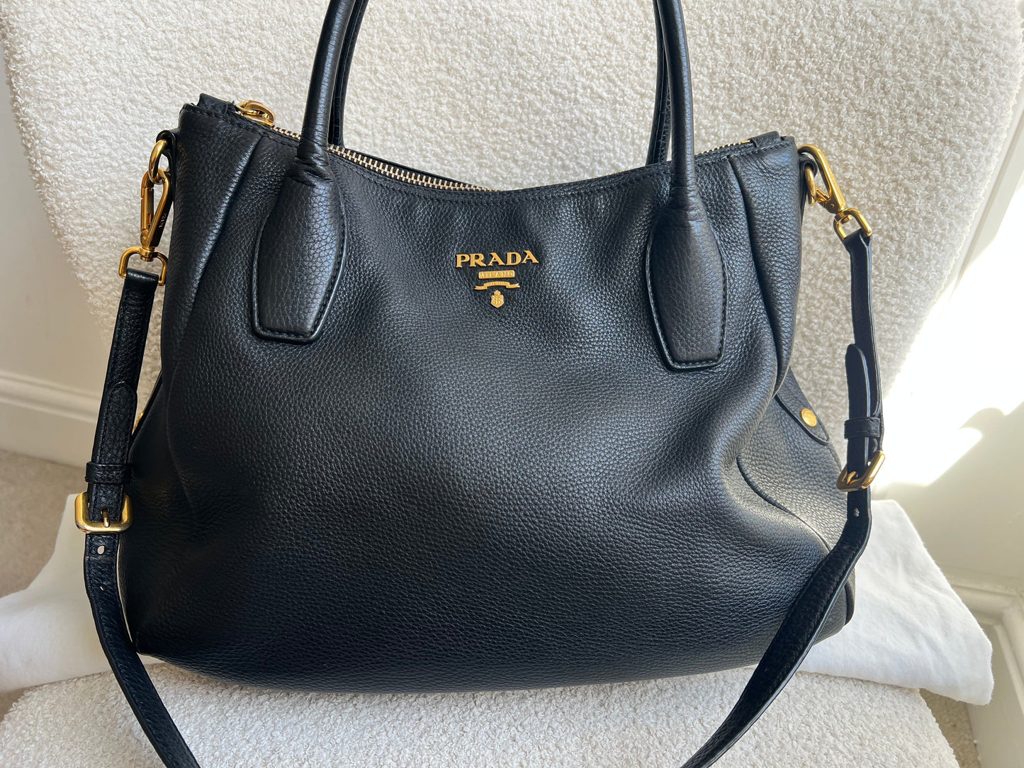 Prada Black Vitello Daino Leather Sacca 2 Manici Hobo Bag