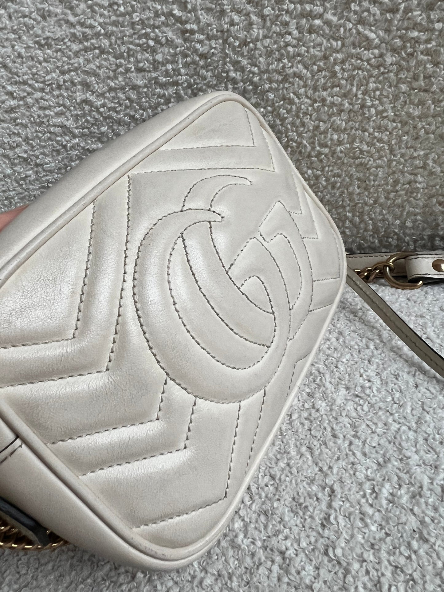 Gucci GG White Marmont Mini Shoulder Bag (RRP £1,360)