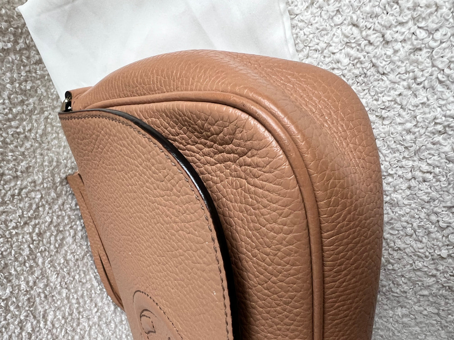 Gucci Beige Soho Chain Crossbody Flap Bag