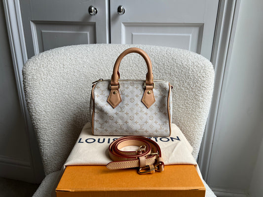 Louis Vuitton Speedy Bandouliere 20 Mastic Cream (£2420)