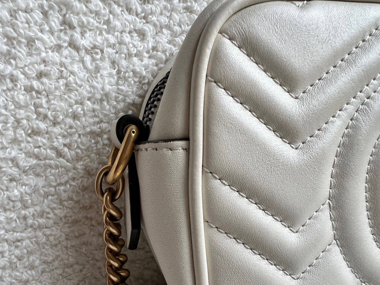 Gucci GG White Marmont Mini Shoulder Bag (RRP £1,360)