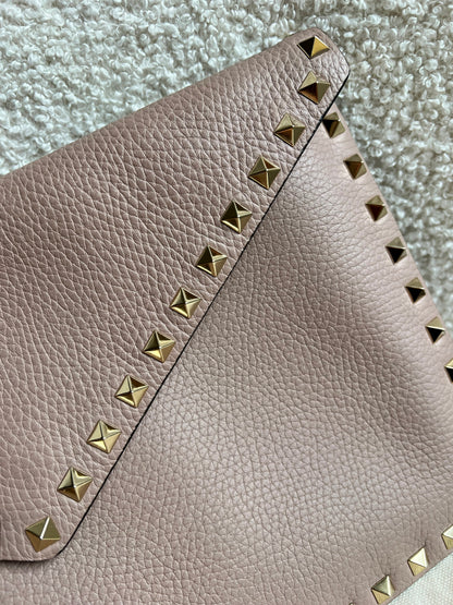 Valentino Garavani Rockstud Calfskin Clutch Pouch Rose Poudre (RRP £540)