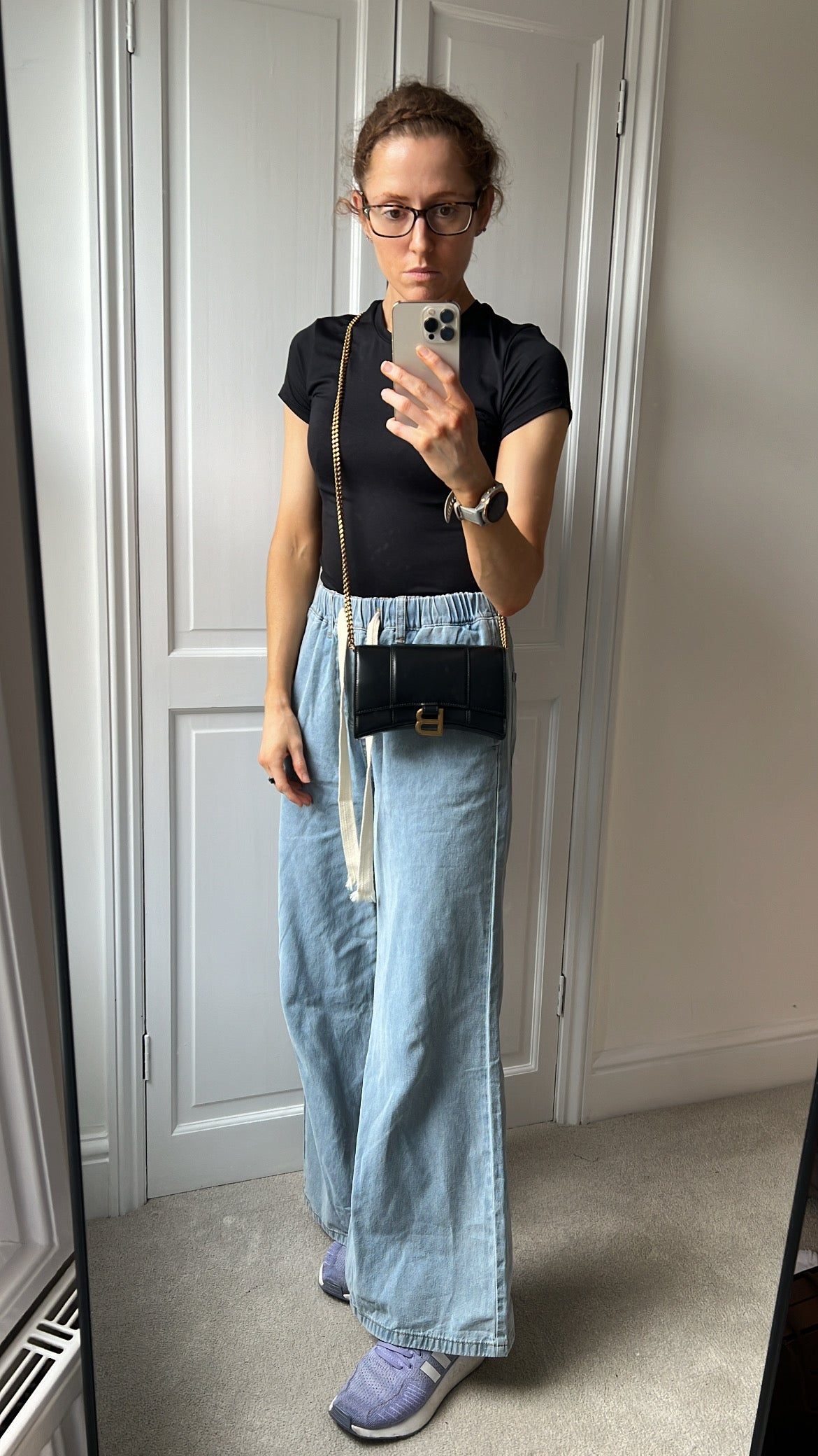 Balenciaga Black Hourglass Wallet on Chain (RRP £1190)