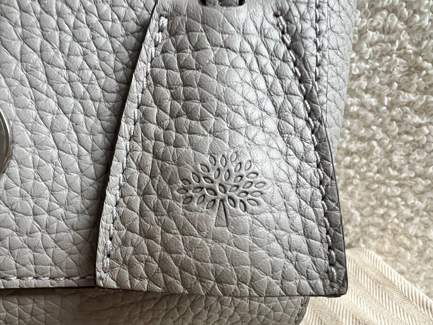 Mulberry Pale Grey Regular Lily Heavy Grain (RRP £1095)