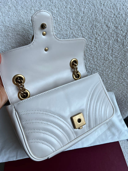Gucci GG White Marmont Mini Shoulder Bag (RRP £1,890)