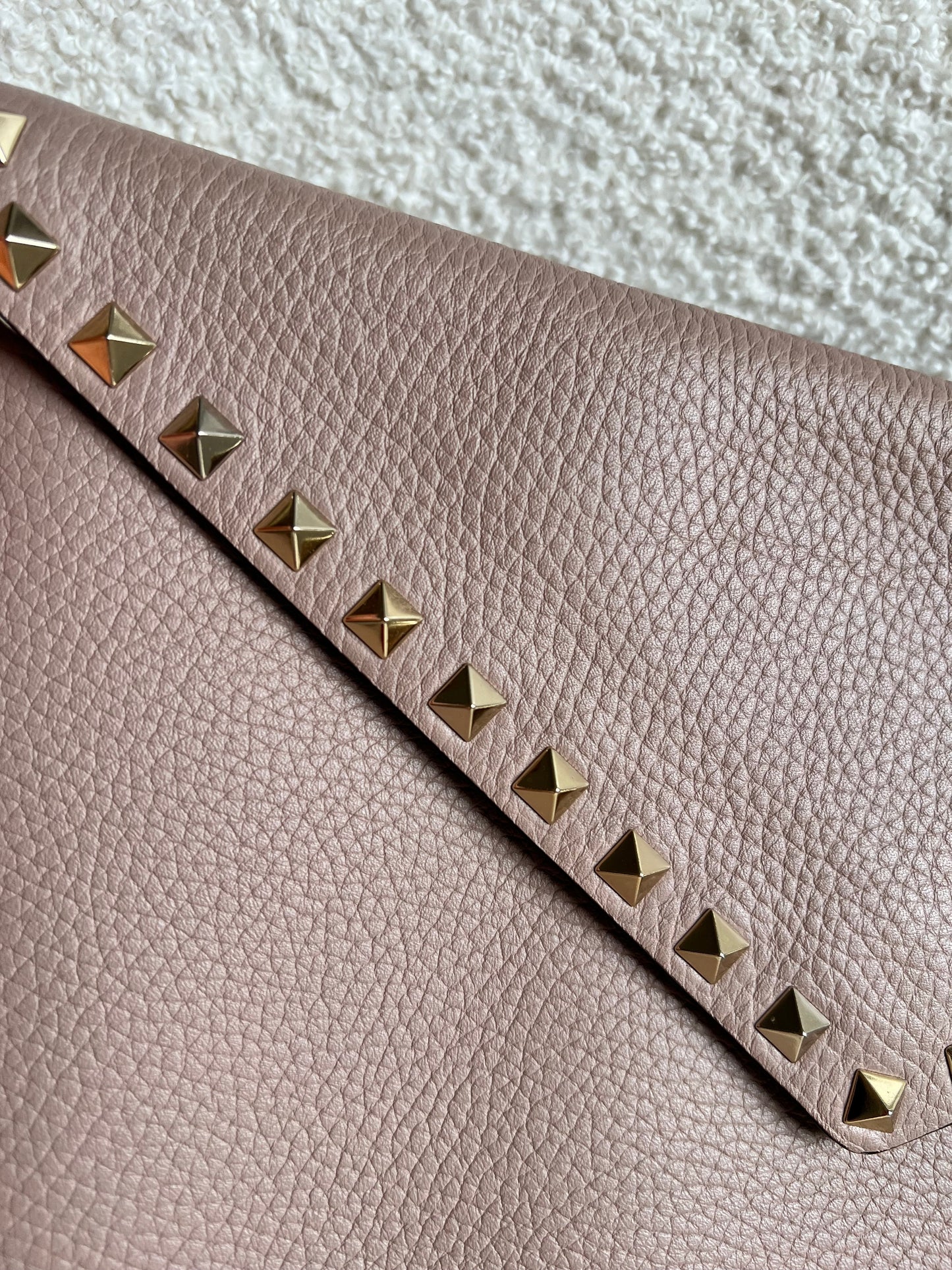 Valentino Garavani Rockstud Calfskin Clutch Pouch Rose Poudre (RRP £540)