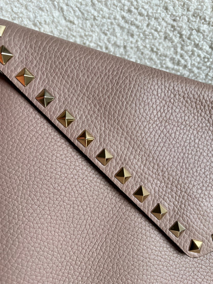Valentino Garavani Rockstud Calfskin Clutch Pouch Rose Poudre (RRP £540)