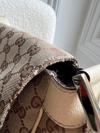 Gucci GG White Beige Canvas Messenger Bag