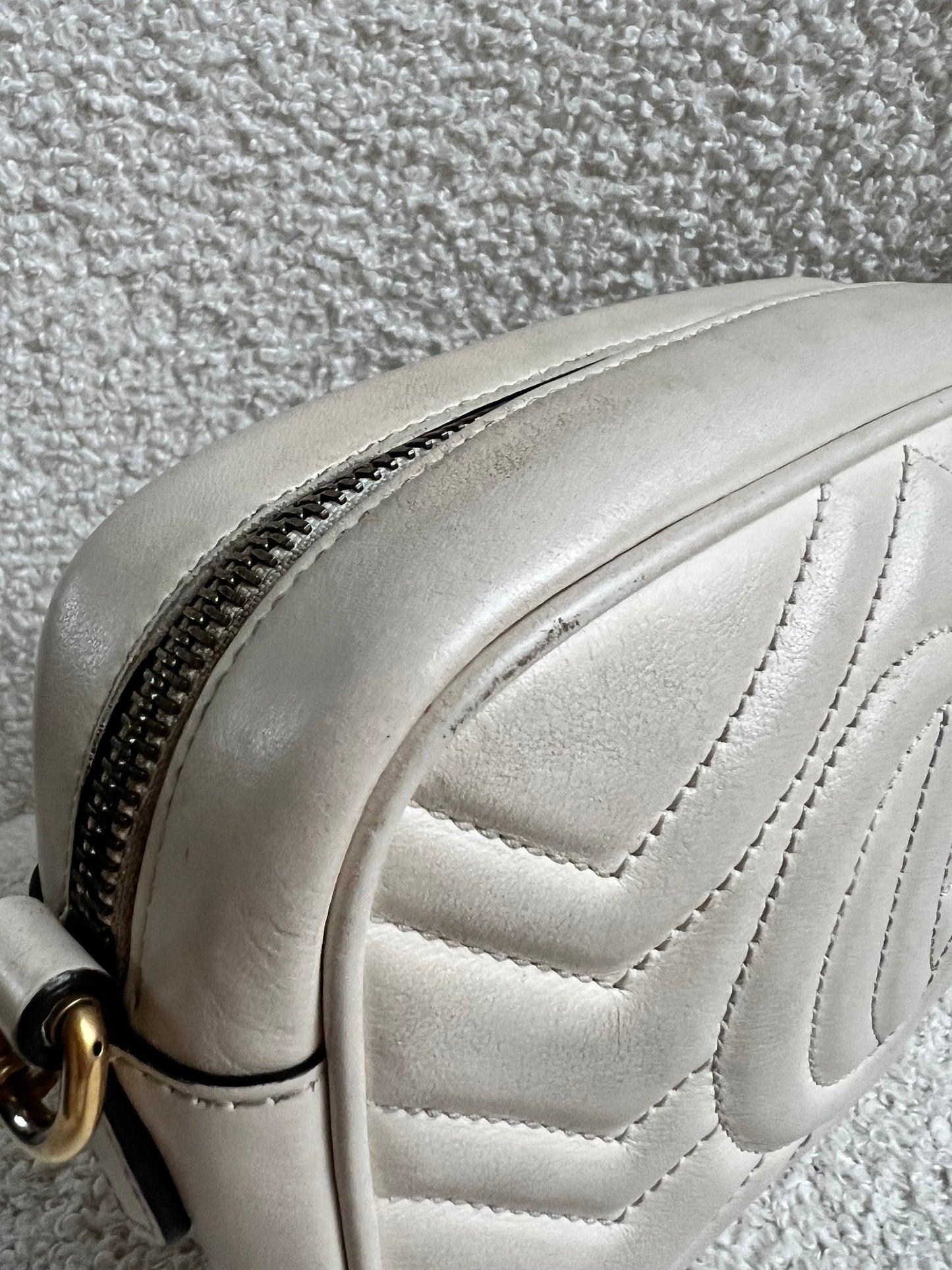 Gucci GG White Marmont Mini Shoulder Bag (RRP £1,360)