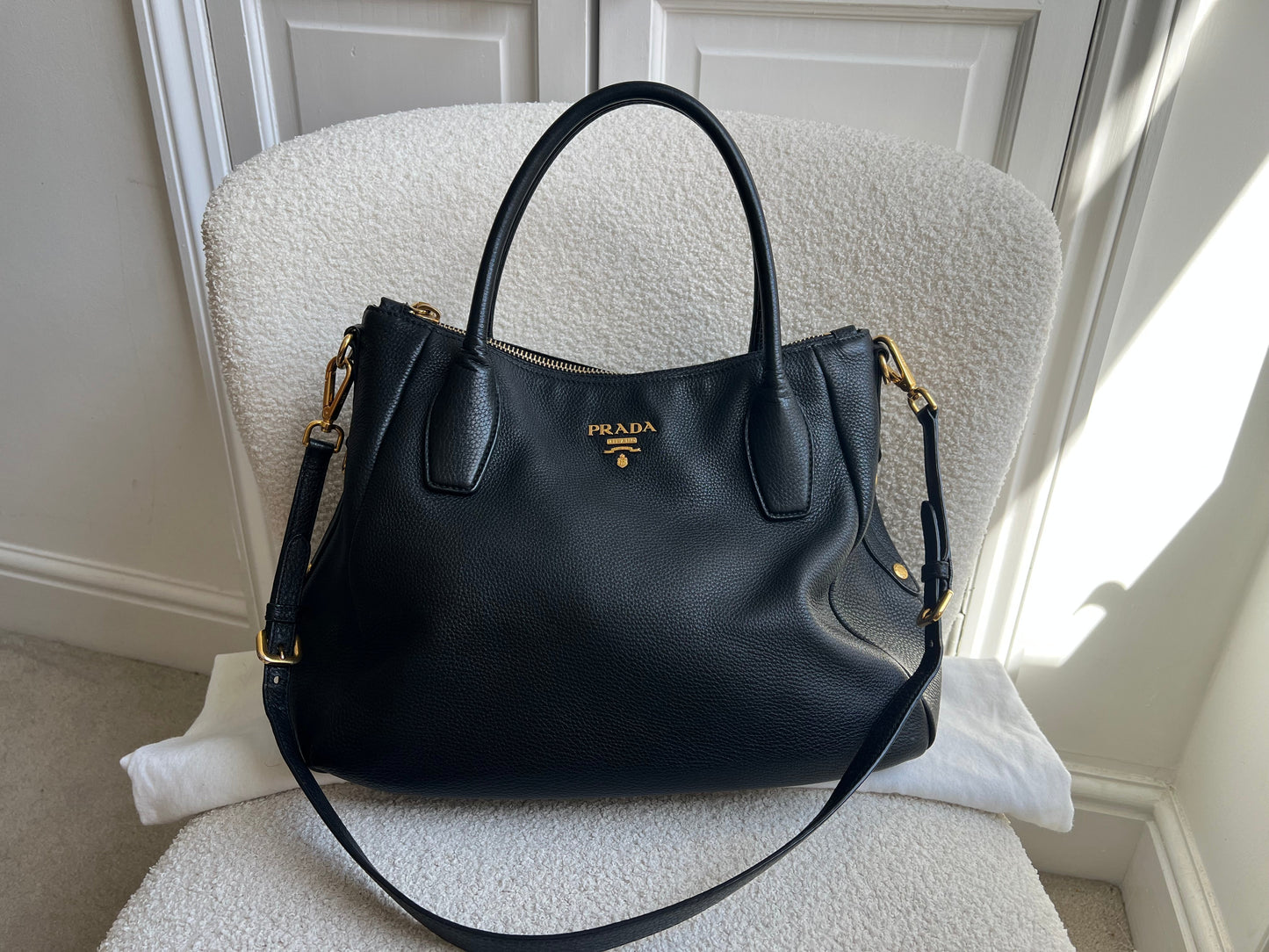 Prada Black Vitello Daino Leather Sacca 2 Manici Hobo Bag