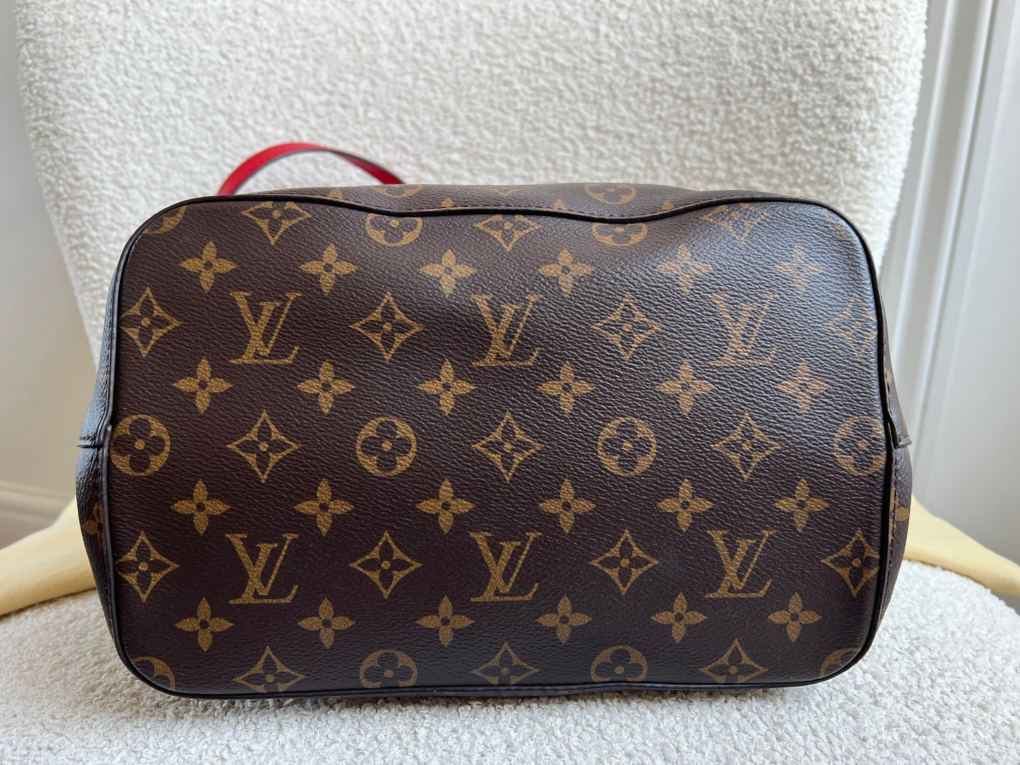 Louis Vuitton Neo Noe Monogram Coquelicot (RRP £1,790)