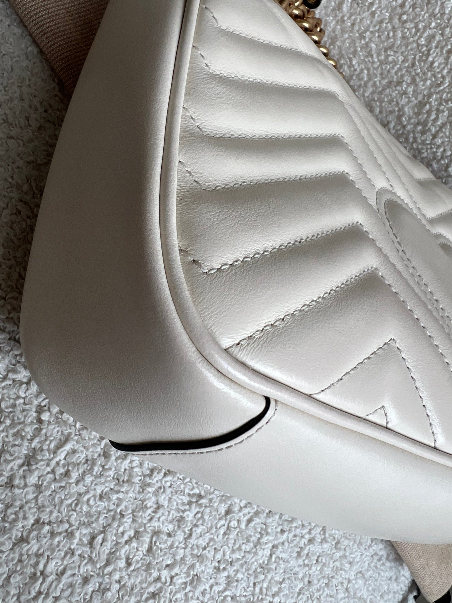Gucci GG White Marmont Small Shoulder Bag (RRP £1890)