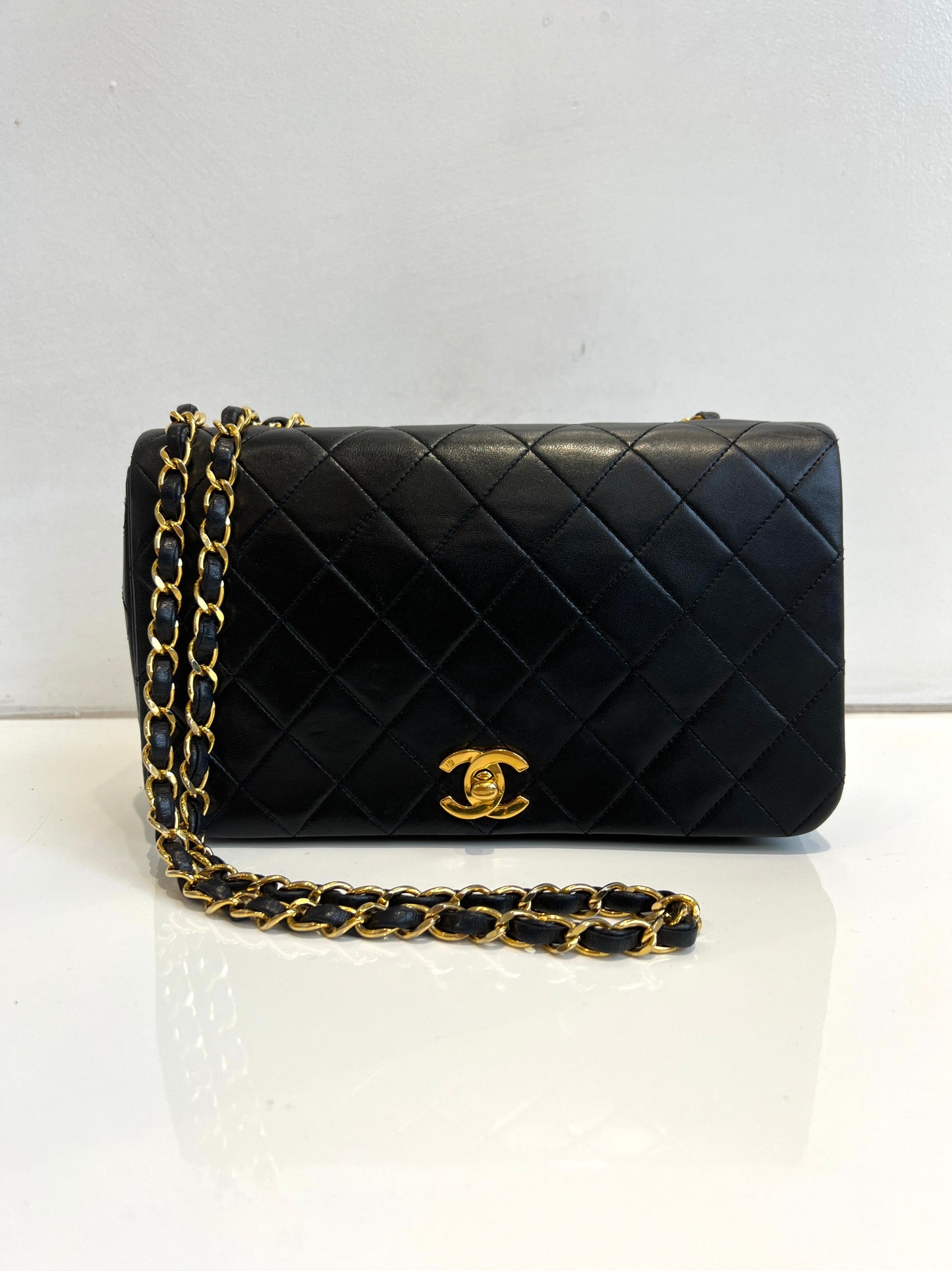 Classic Full Flap Black