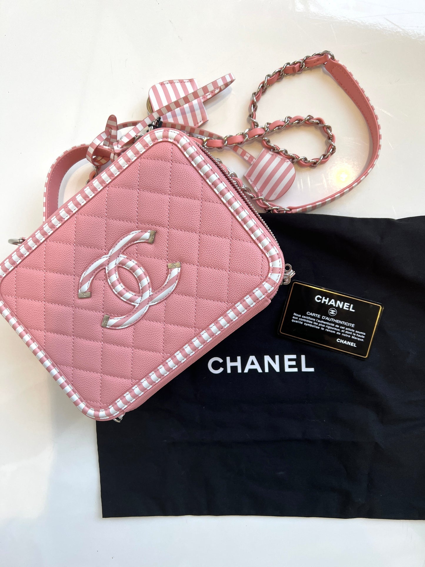 2018 Filigree Vanity Bag Pink