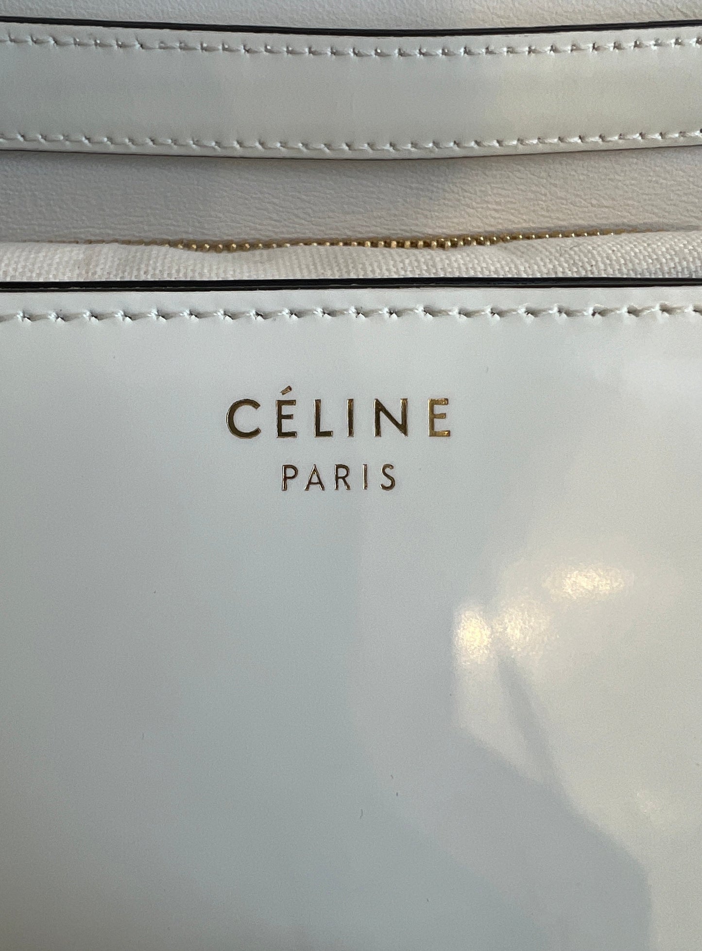 Medium Classic Box in Ivory