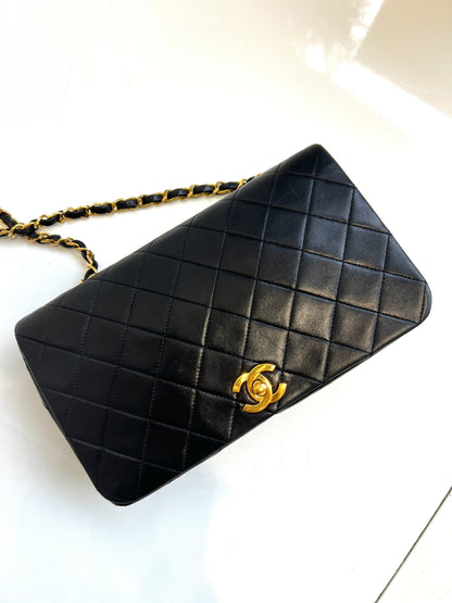 Classic Full Flap Black
