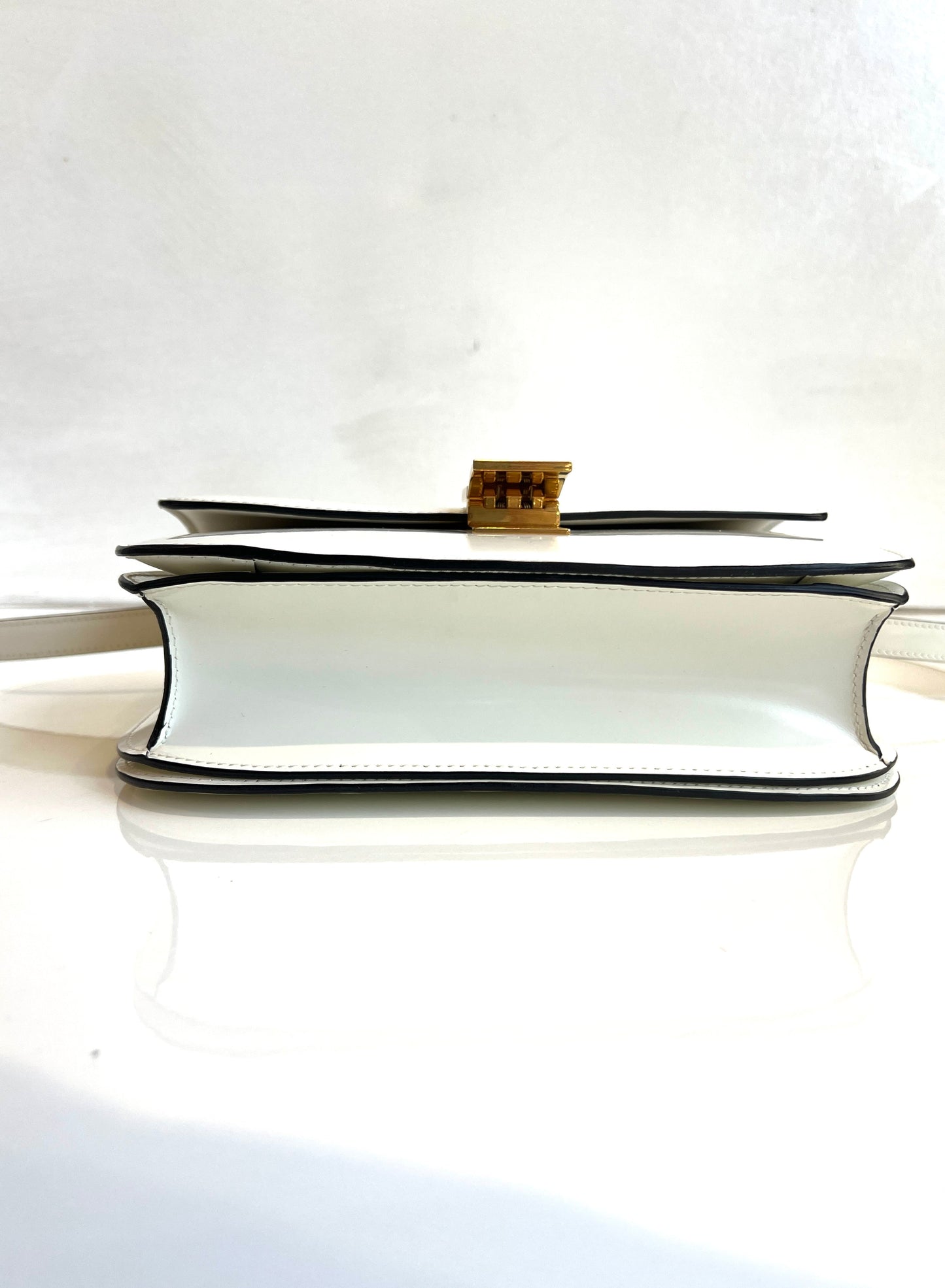 Medium Classic Box in Ivory