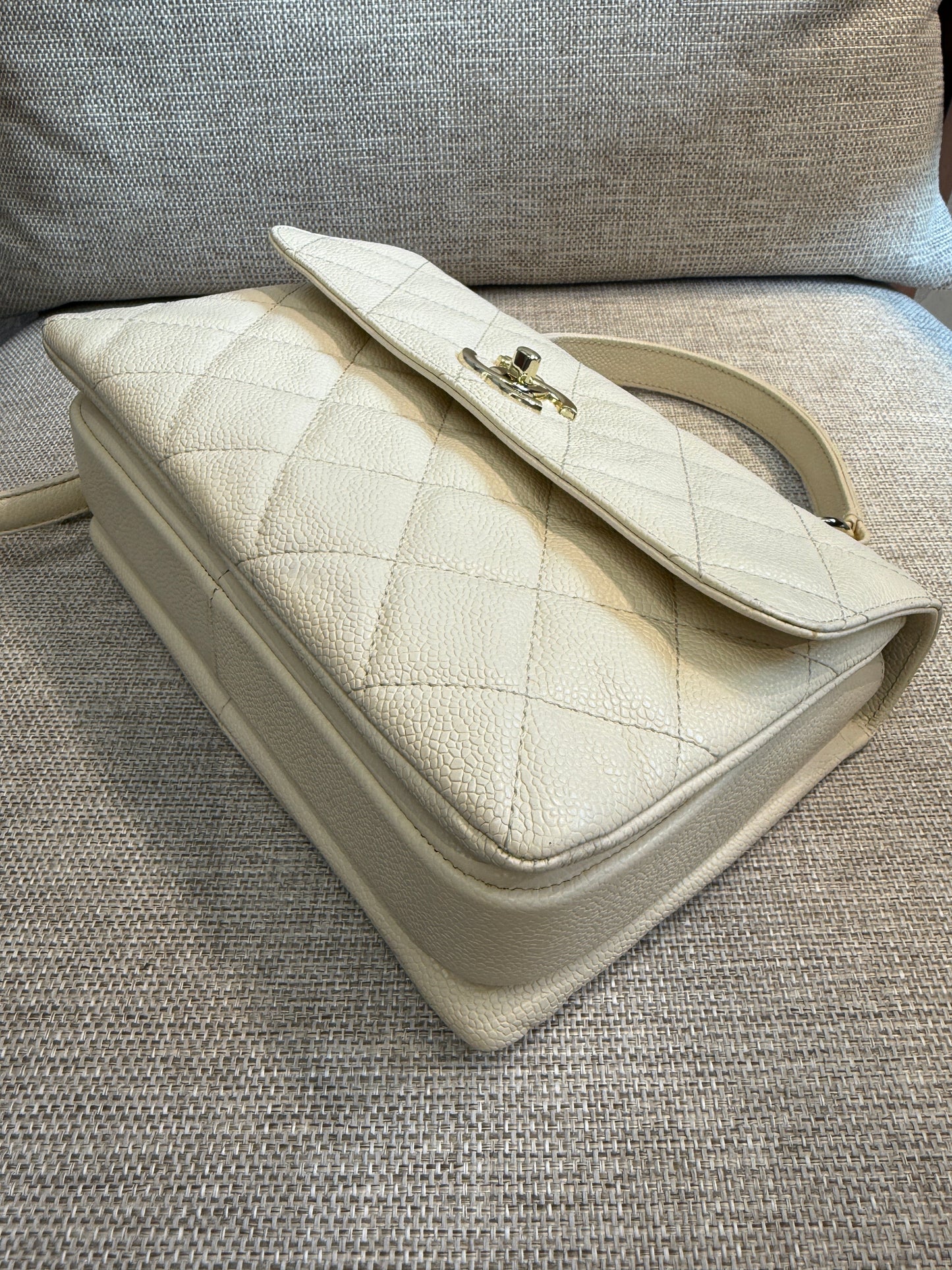 Trendy CC Small Ivory Caviar Leather