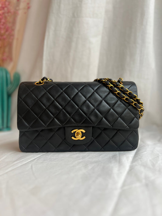 CLASSIC DOUBLE FLAP MEDIUM BLACK LAMBSKIN GOLD