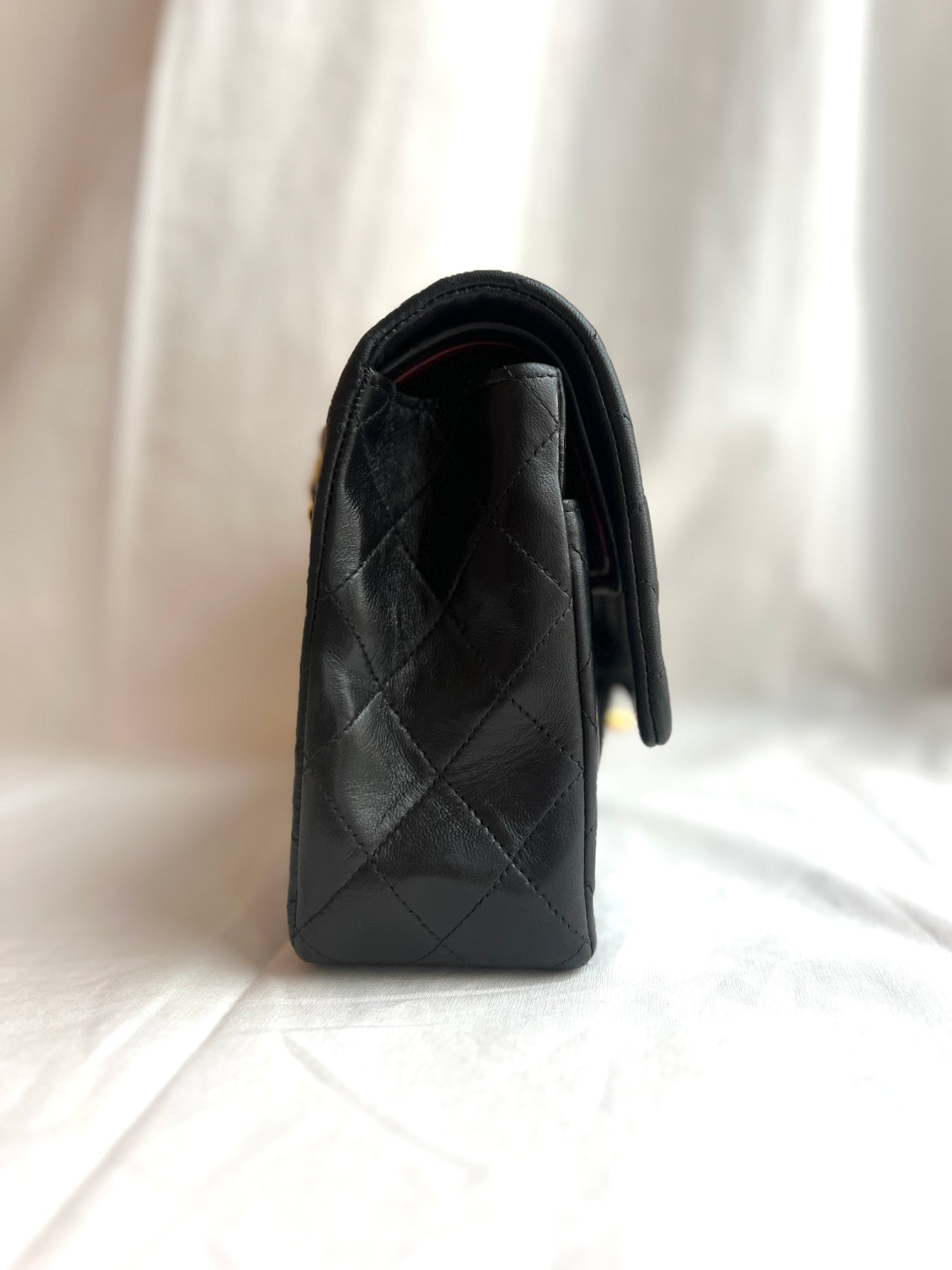 CLASSIC DOUBLE FLAP MEDIUM BLACK LAMBSKIN GOLD