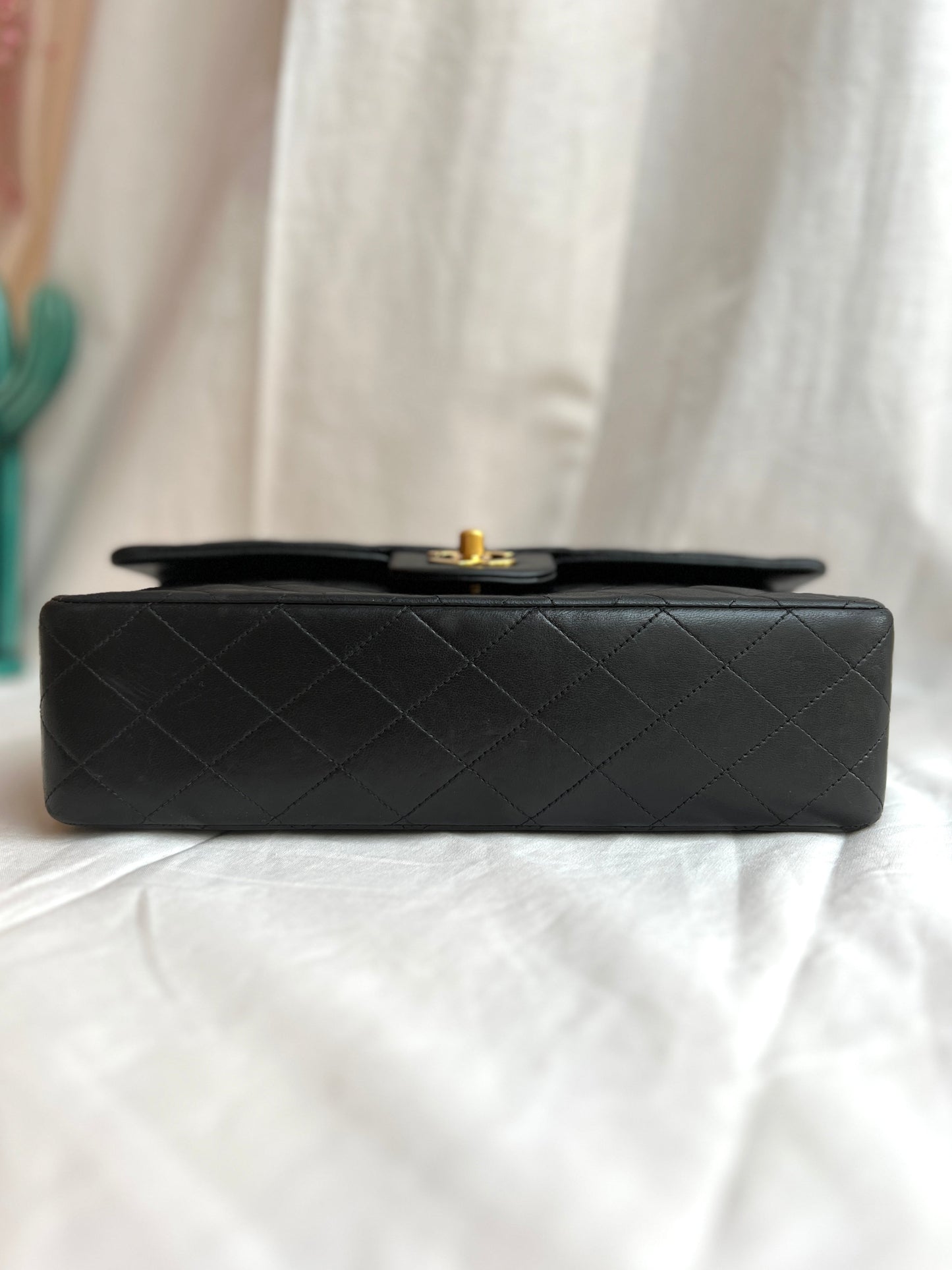 CLASSIC DOUBLE FLAP MEDIUM BLACK LAMBSKIN GOLD