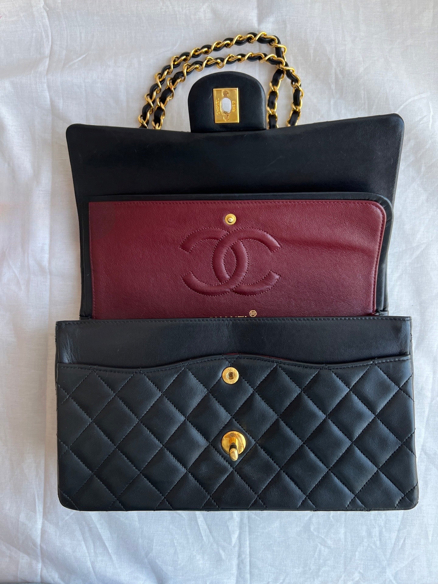 Classic Double Flap Medium