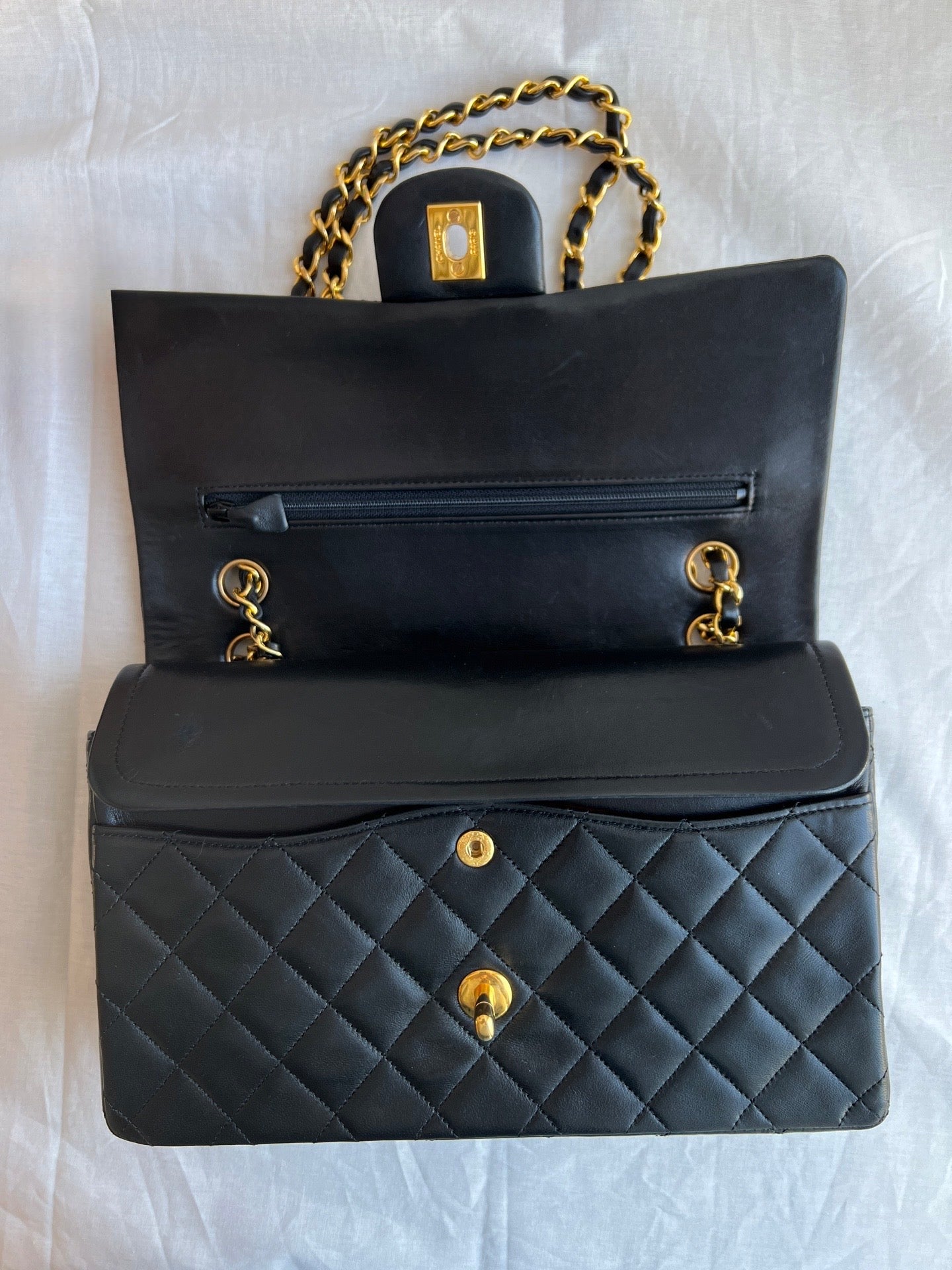 Classic Double Flap Medium