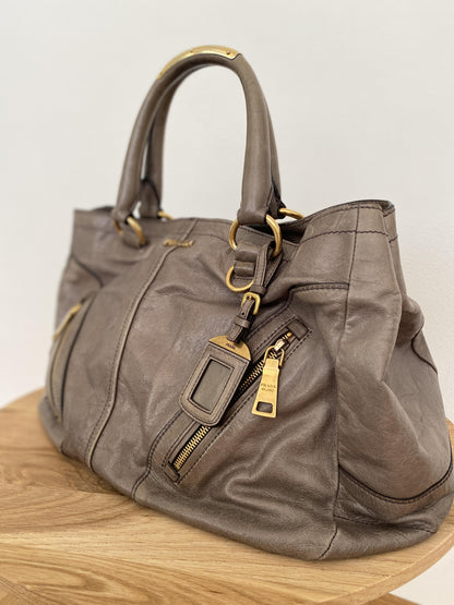 VITELLO SHINE GLAZED TOTE BAG IN CRETA