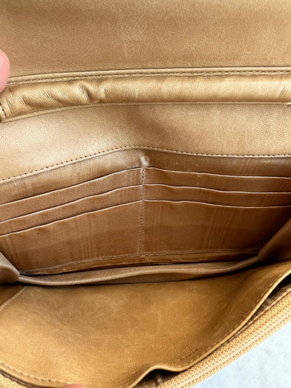 Wallet on Chain Beige