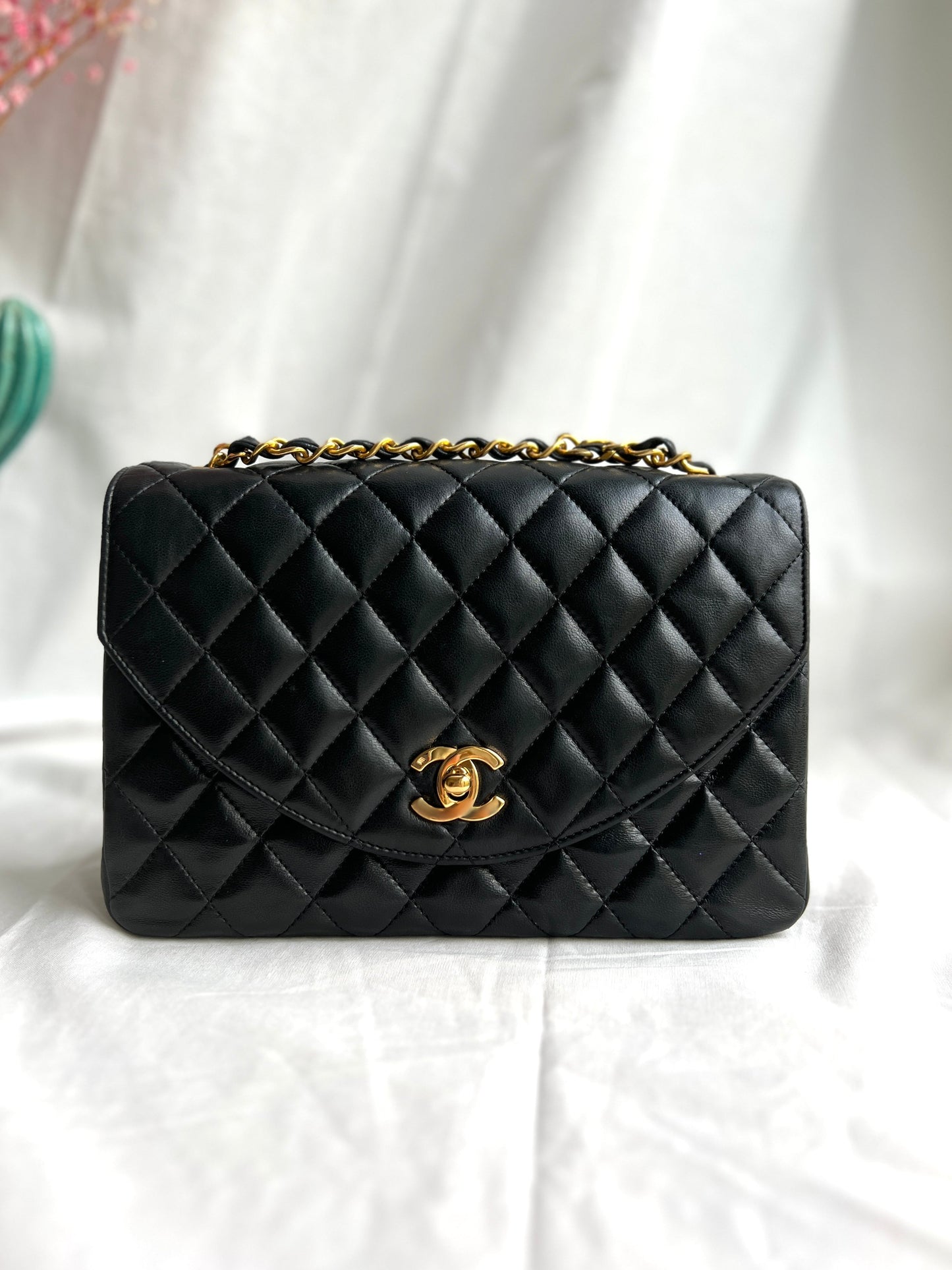 Vintage half-moon single flap