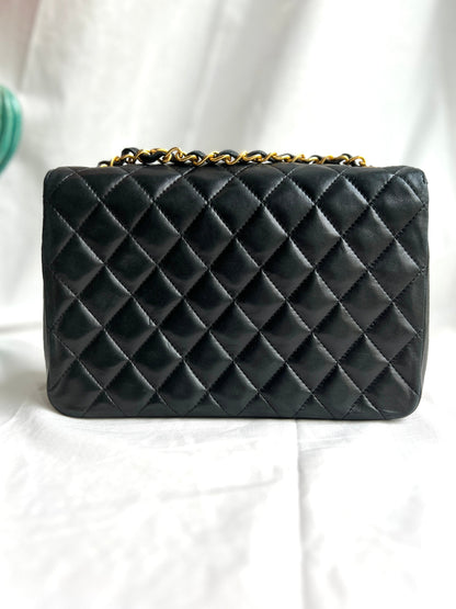 Vintage half-moon single flap