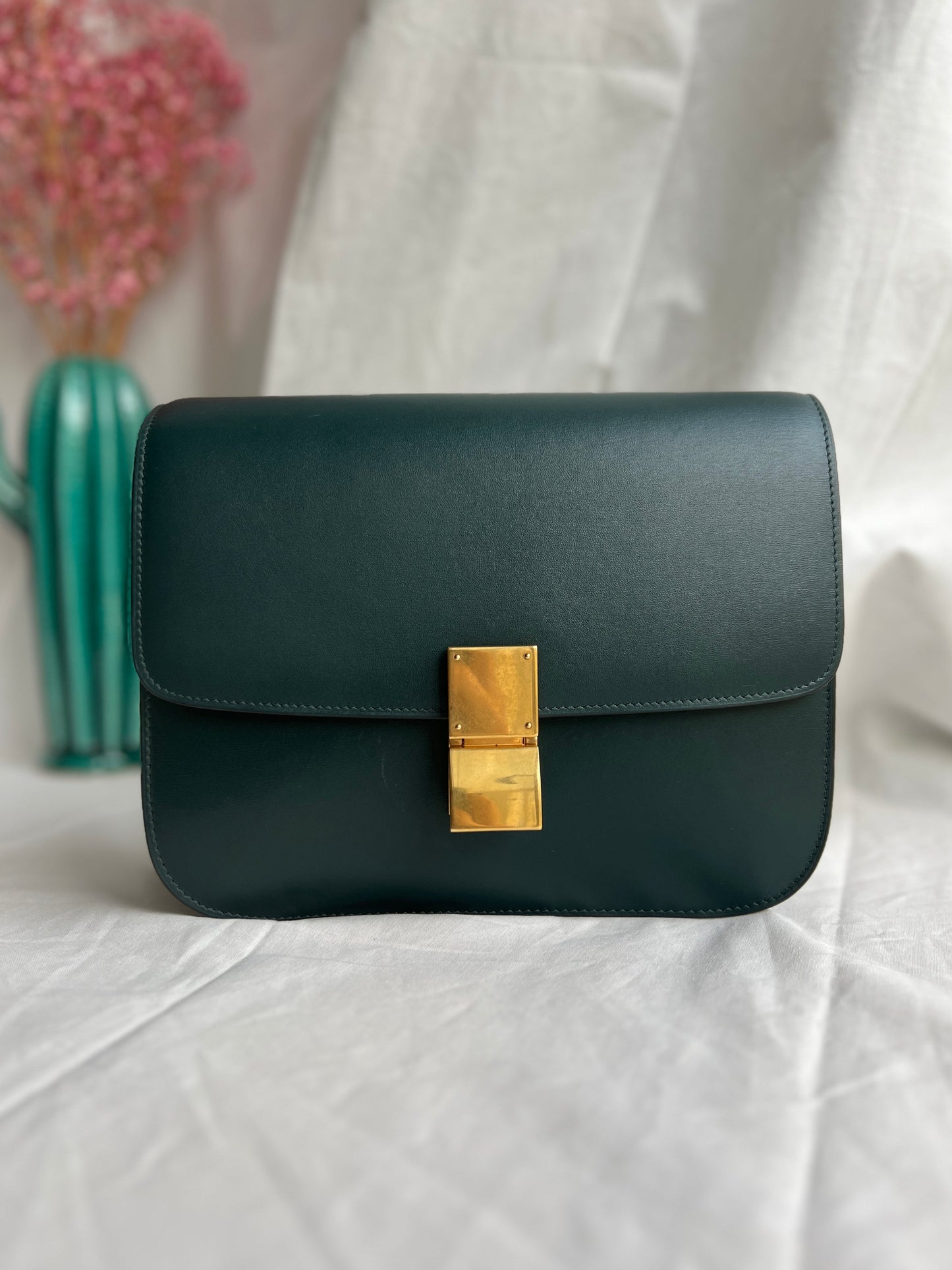 Medium Classic Box Bag Calf leather