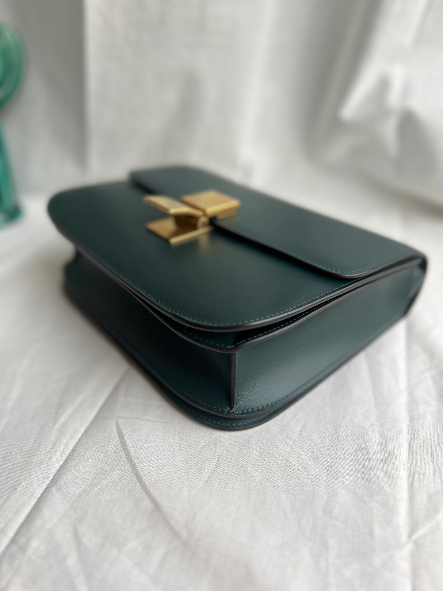 Medium Classic Box Bag Calf leather