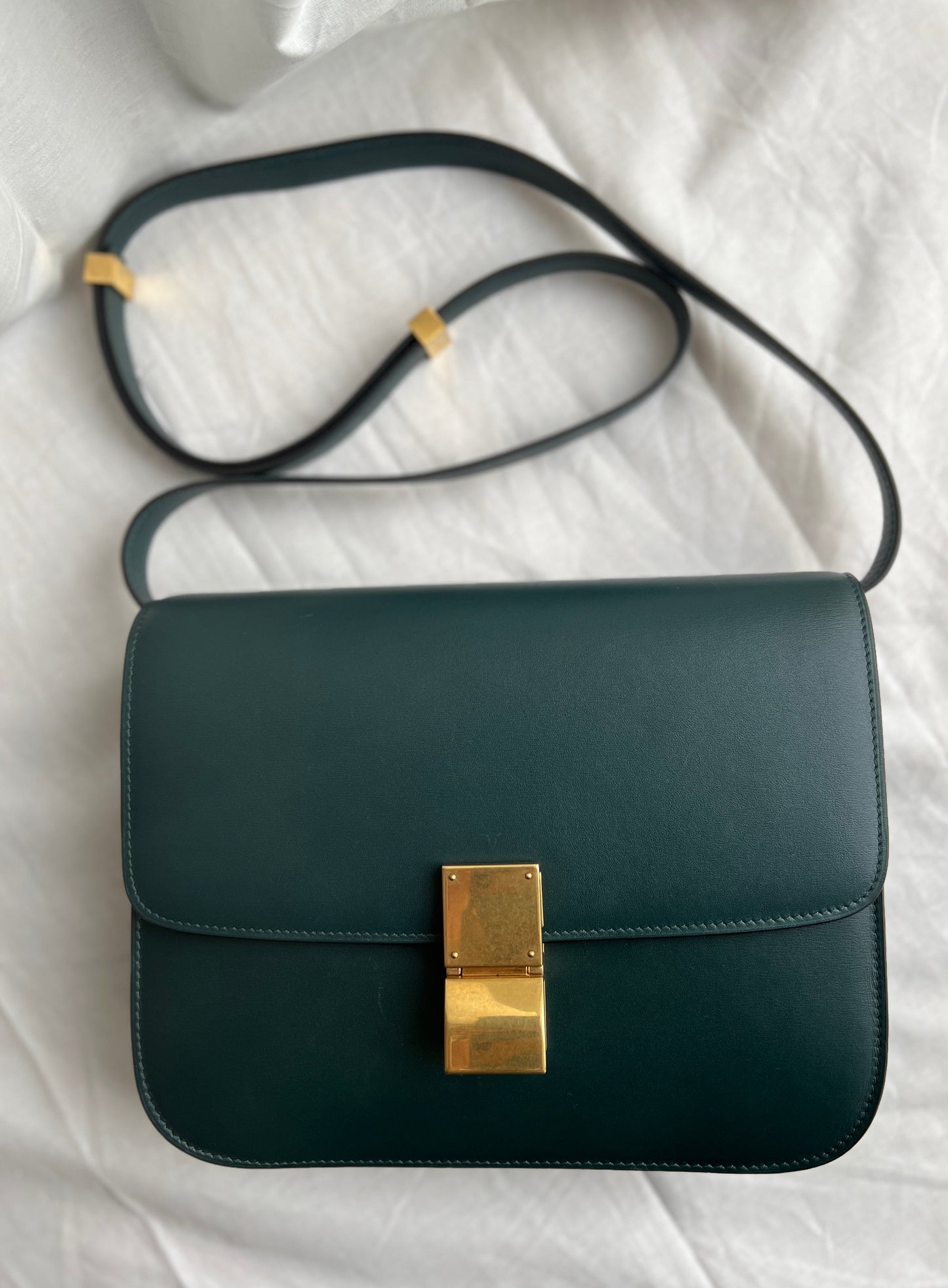 Medium Classic Box Bag Calf leather